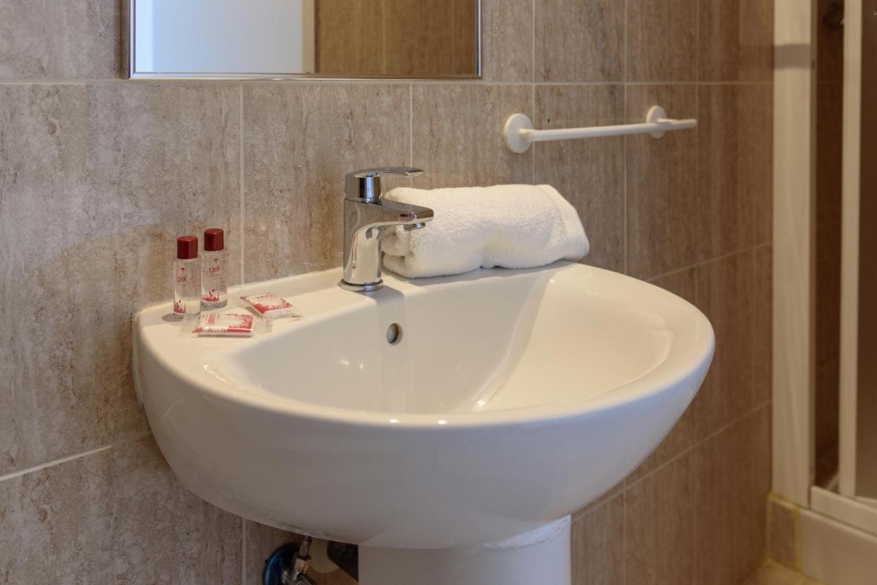 Hostal Beni Benicàssim Εξωτερικό φωτογραφία